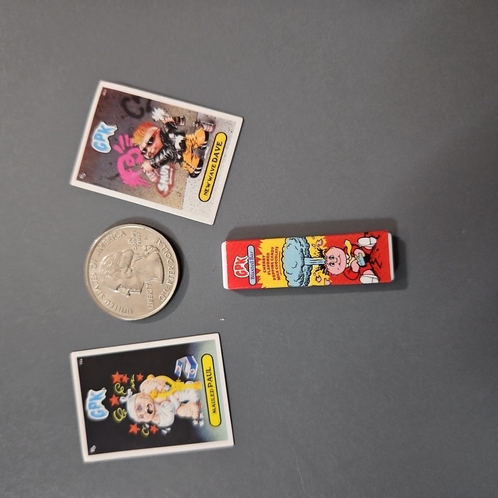 2 Gabage Pail Kids Stickers W/ Wacky Grocery Item Minitures 2021 (A-46)